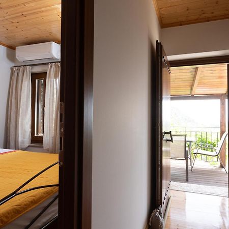 NafpaktosTo Spiti Sto Castroアパートメント エクステリア 写真